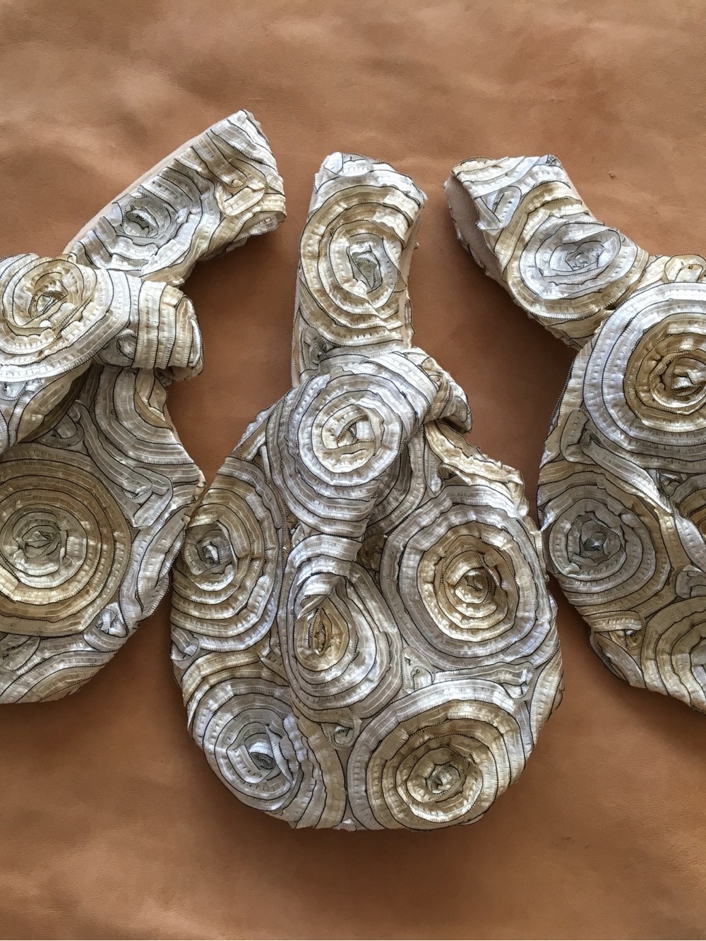 WEDDING • BRIDESMAIDS 
              RIBBON LACE WRISTLETS